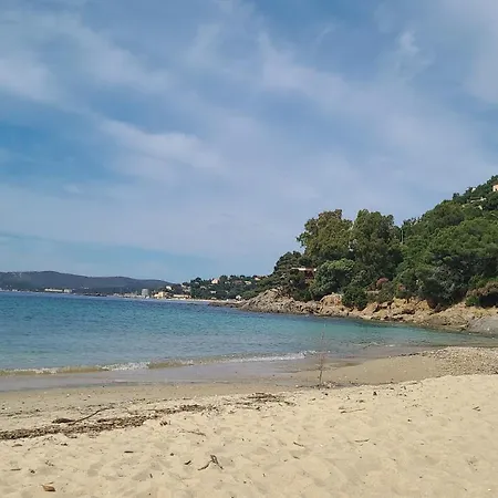 Vue De La Fossette 5mn A Pied Proche Du Centre Villa Le Lavandou
